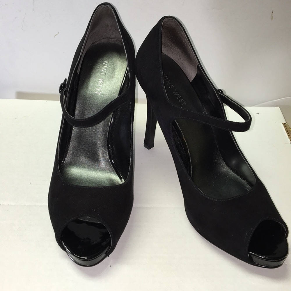 Nine West suede peep toe heel